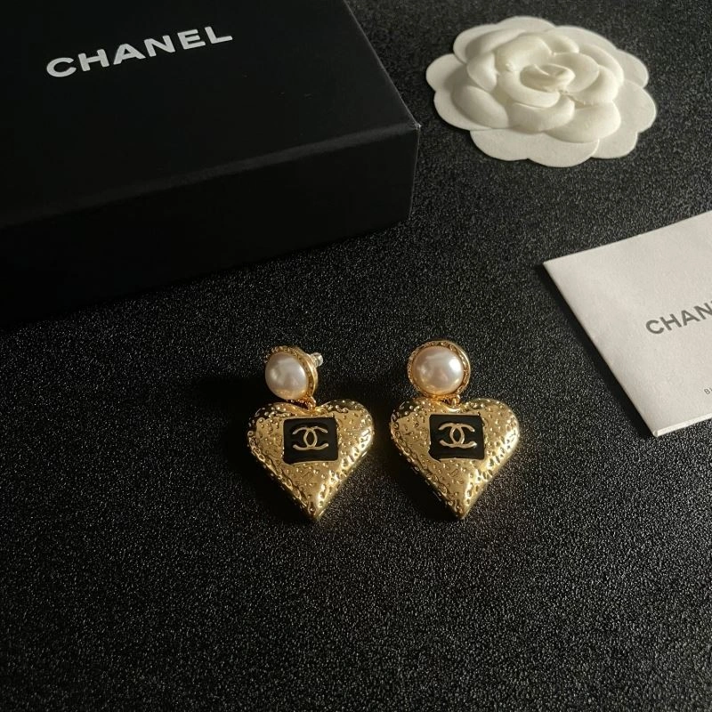 Sophisticated Chanel Earrings 228778