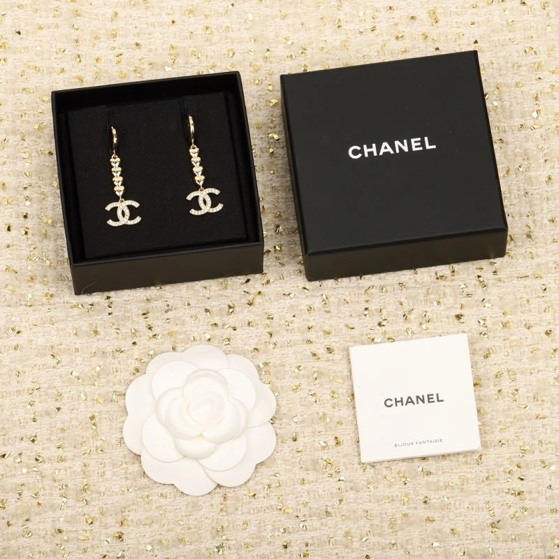Comfortable Chanel Earrings 228771