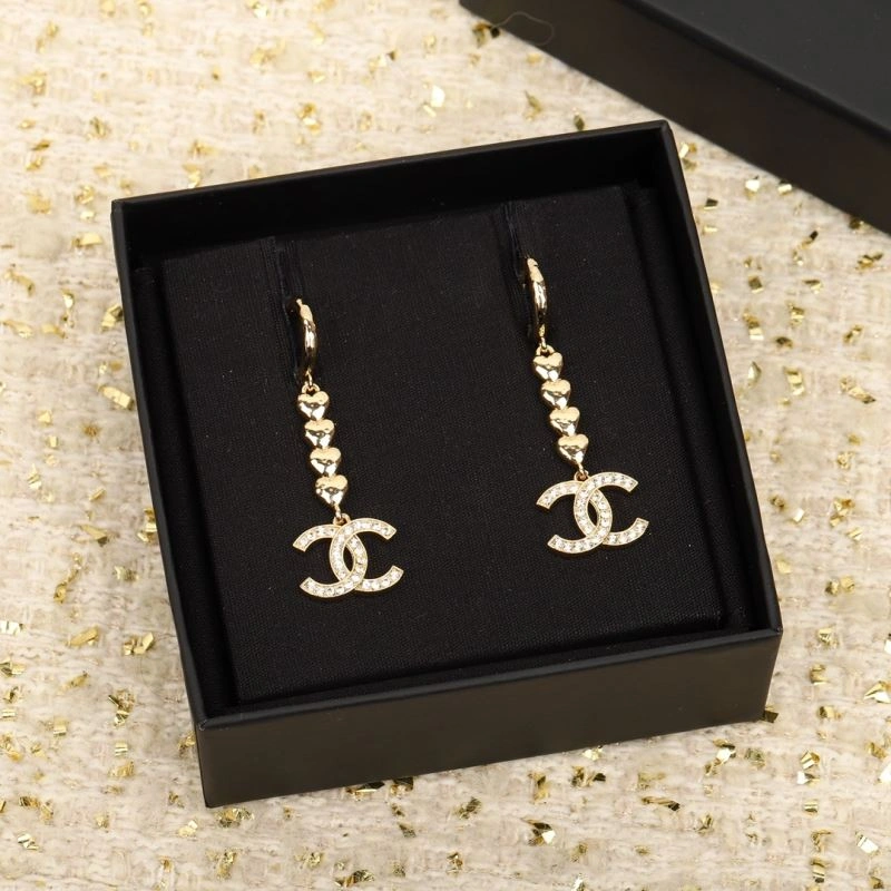 Comfortable Chanel Earrings 228771