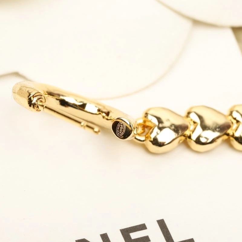 Comfortable Chanel Earrings 228771