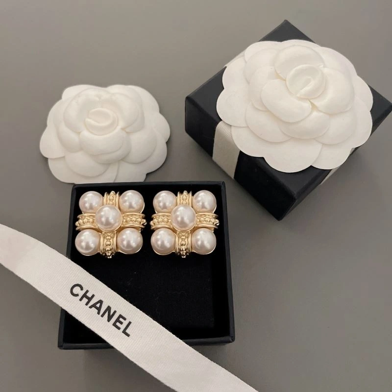 Chanel Earrings Packable 228766