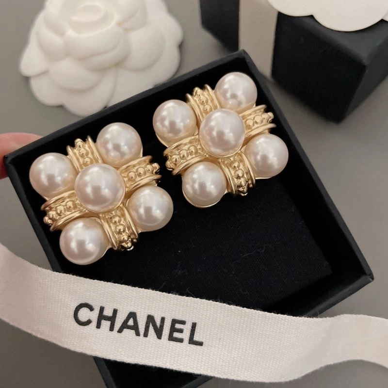 Chanel Earrings Packable 228766