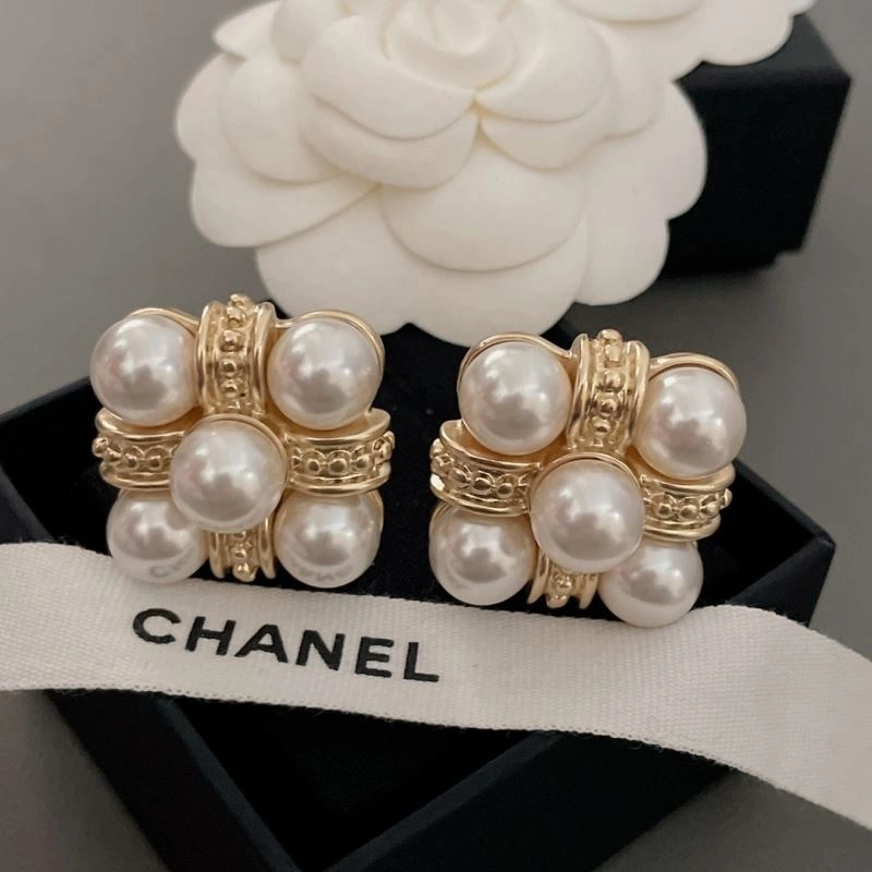Chanel Earrings Packable 228766