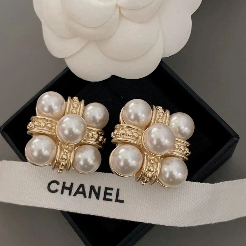 Chanel Earrings Packable 228766