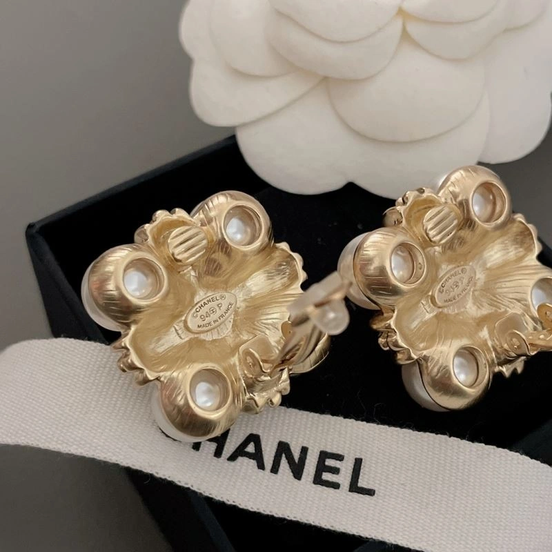 Chanel Earrings Packable 228766