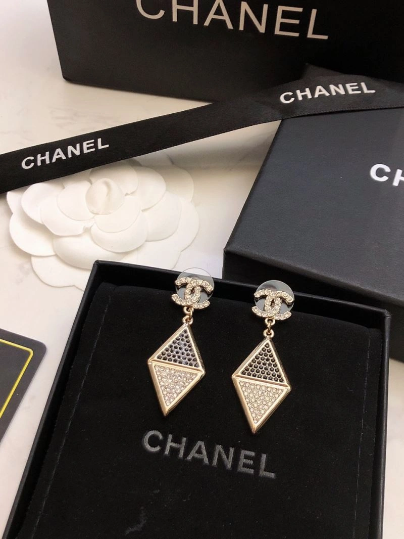 Chanel Earrings Supportive 228756