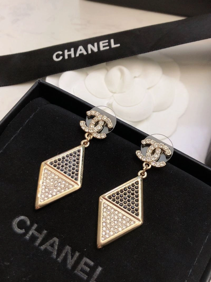 Chanel Earrings Supportive 228756