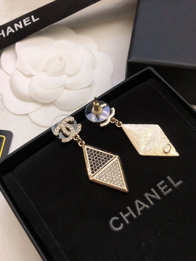 Chanel Earrings Supportive 228756