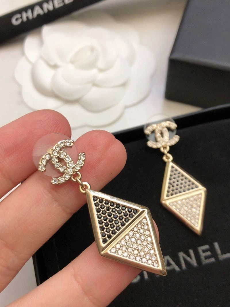 Chanel Earrings Supportive 228756