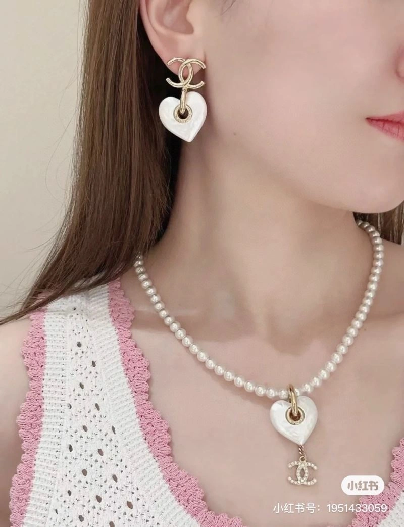 Chanel Earrings Resilient 228811