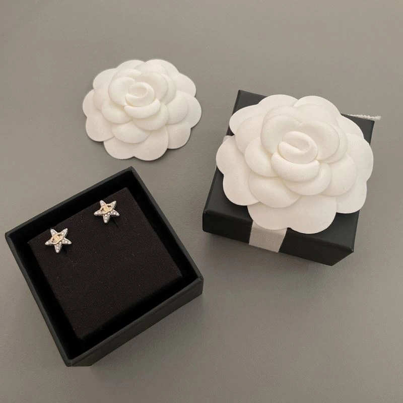 Chanel Earrings Lightweight 228752