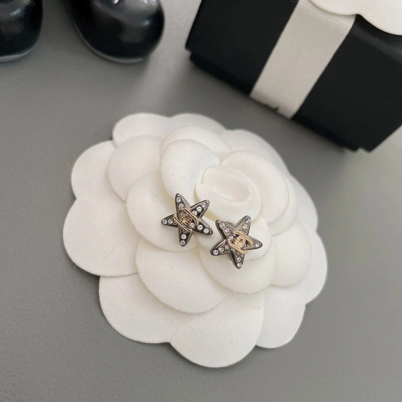 Chanel Earrings Lightweight 228752