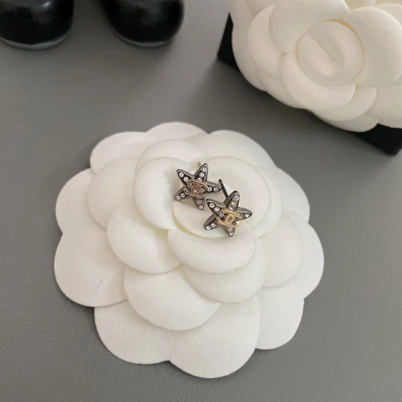 Chanel Earrings Lightweight 228752