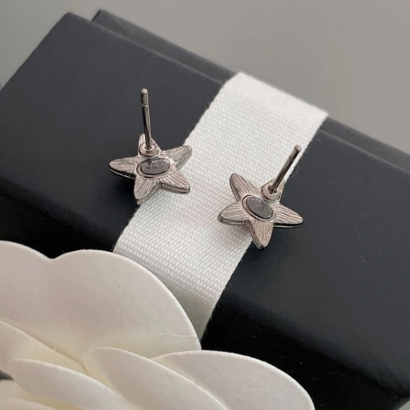 Chanel Earrings Lightweight 228752