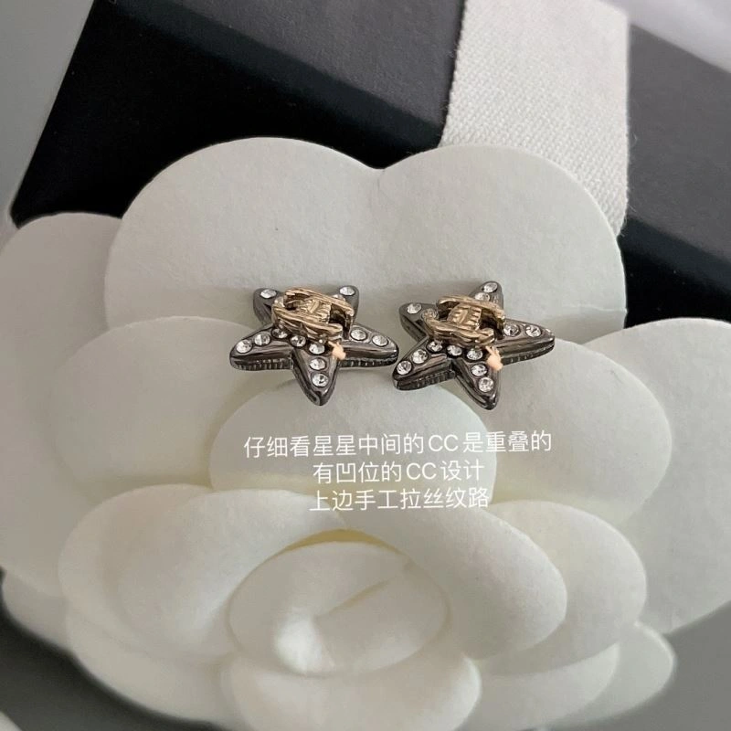 Chanel Earrings Lightweight 228752