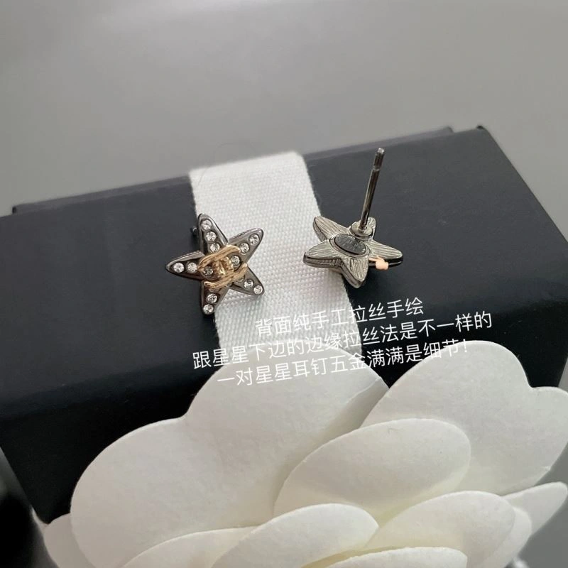Chanel Earrings Lightweight 228752