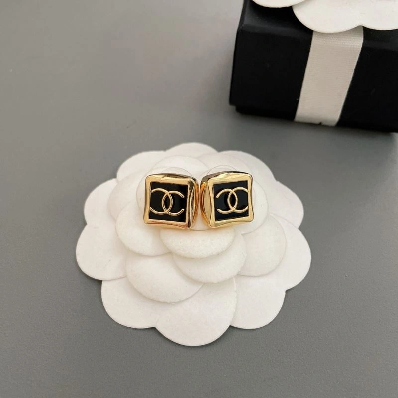 Sleek Chanel Earrings 228804