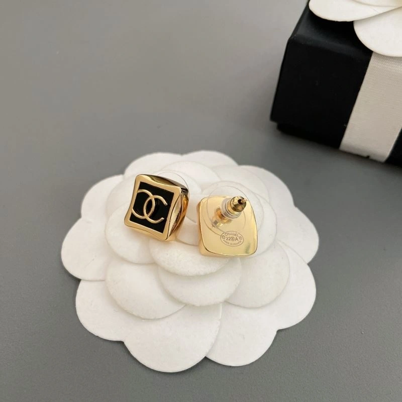 Sleek Chanel Earrings 228804