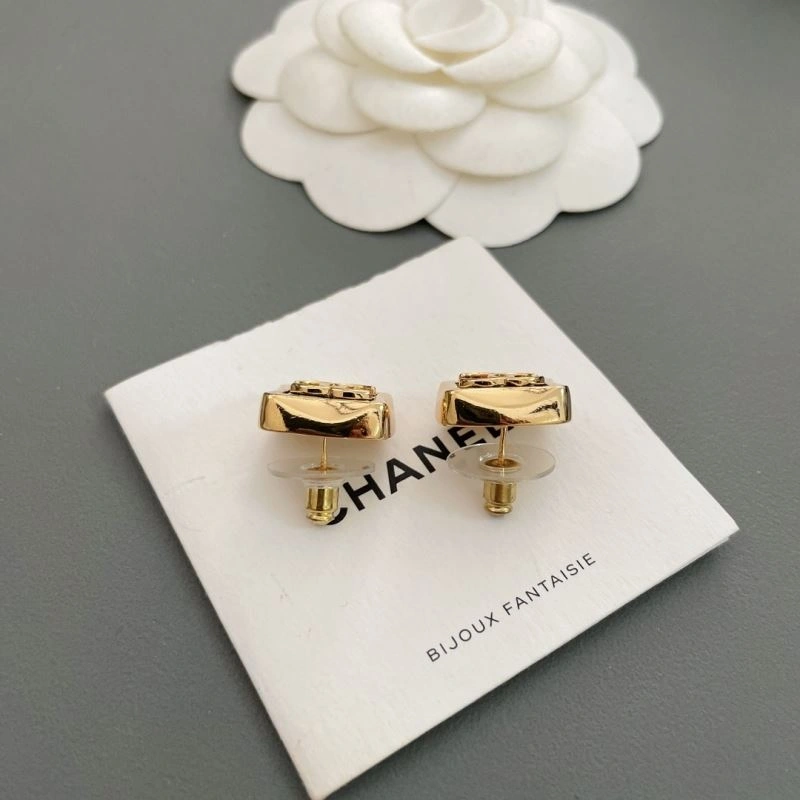 Sleek Chanel Earrings 228804