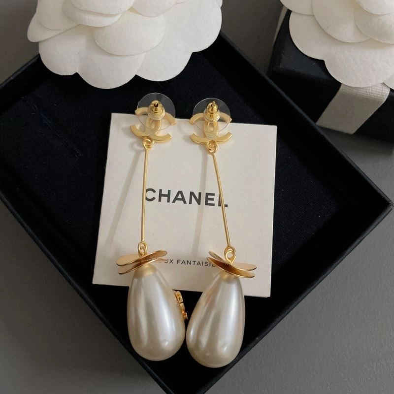 Chanel Earrings Supportive 228747