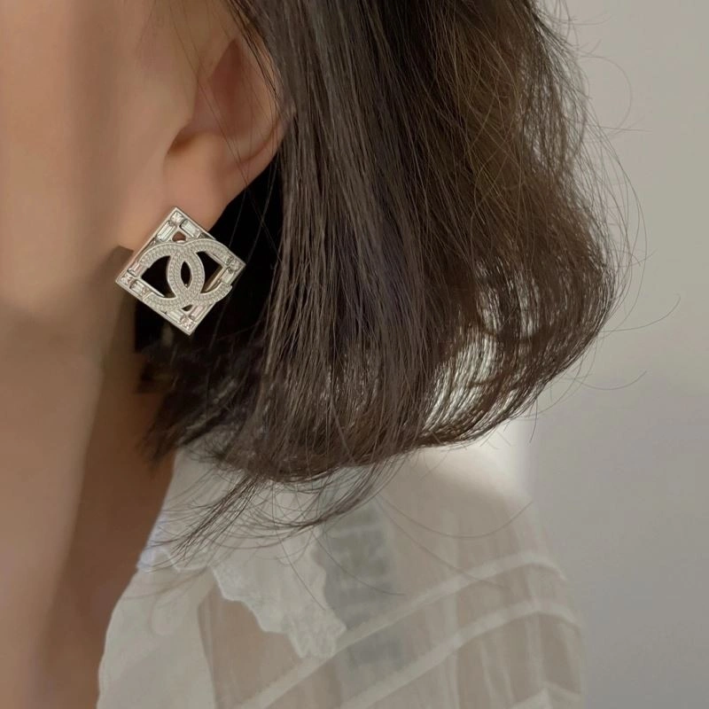 Affordable Chanel Earrings 228764