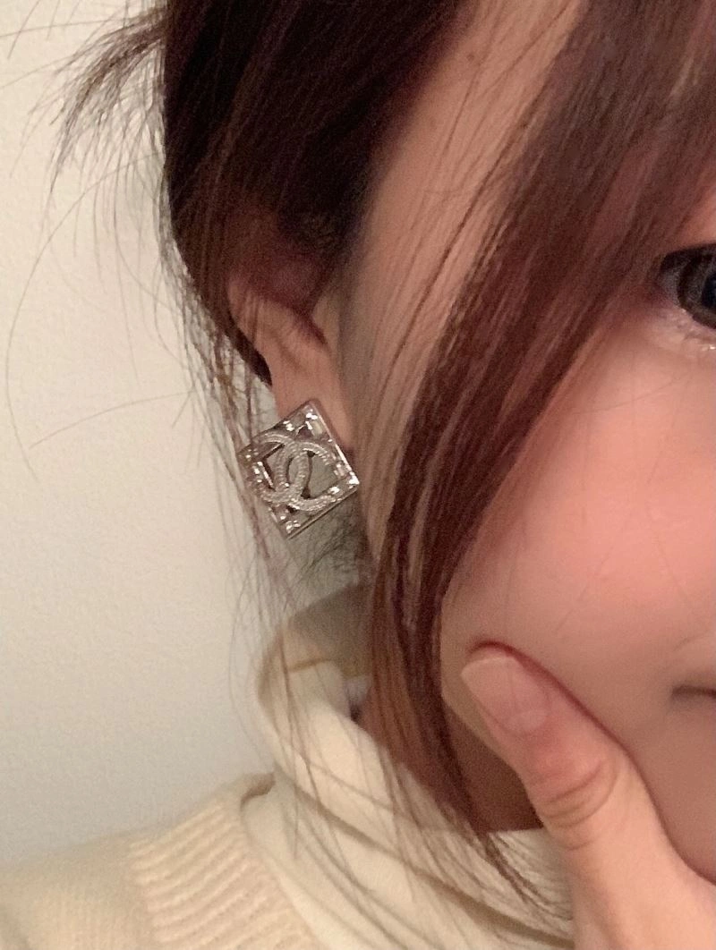 Affordable Chanel Earrings 228764