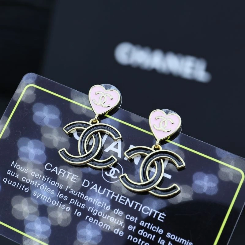 EyeCatching Chanel Earrings 228736
