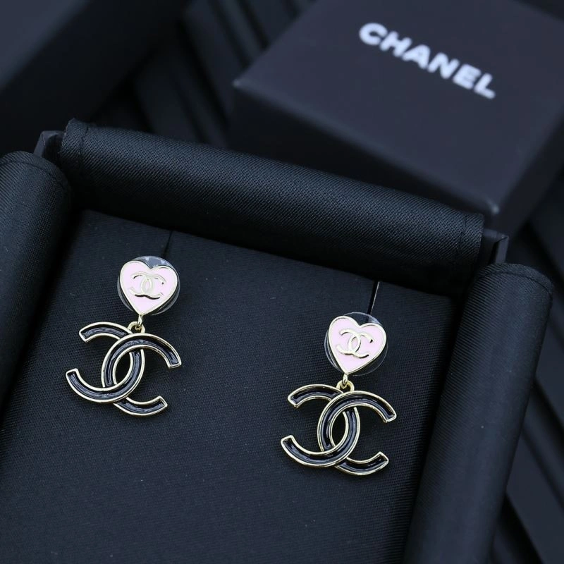 EyeCatching Chanel Earrings 228736
