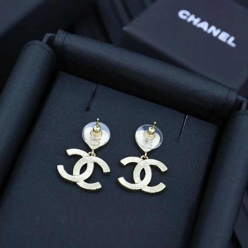 EyeCatching Chanel Earrings 228736