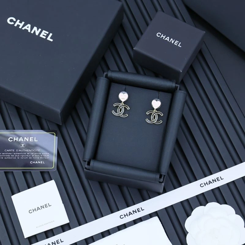 EyeCatching Chanel Earrings 228736