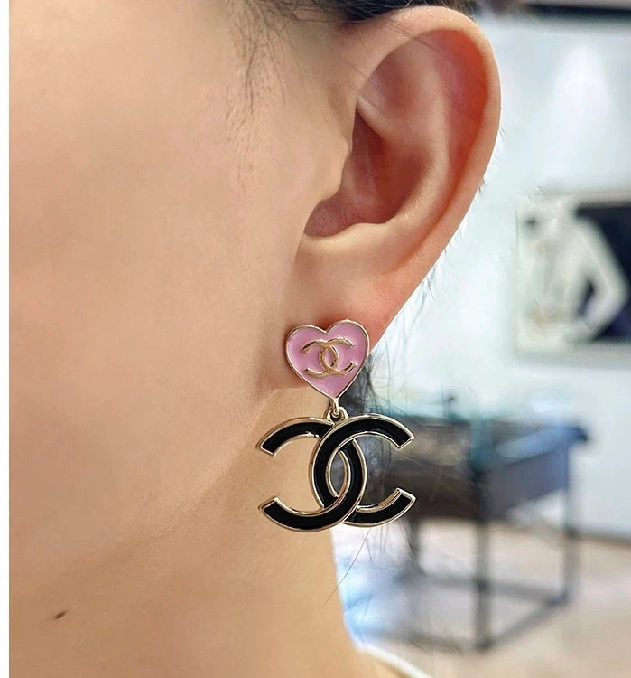 EyeCatching Chanel Earrings 228736