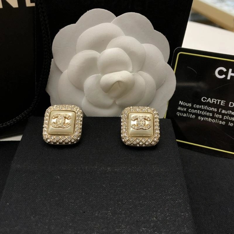 Chanel Earrings Durable 228795