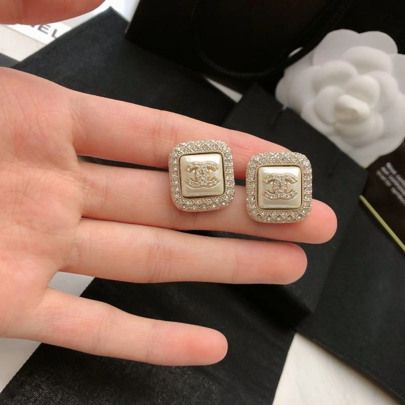 Chanel Earrings Durable 228795