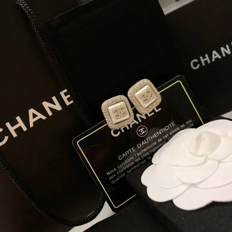 Chanel Earrings Durable 228795