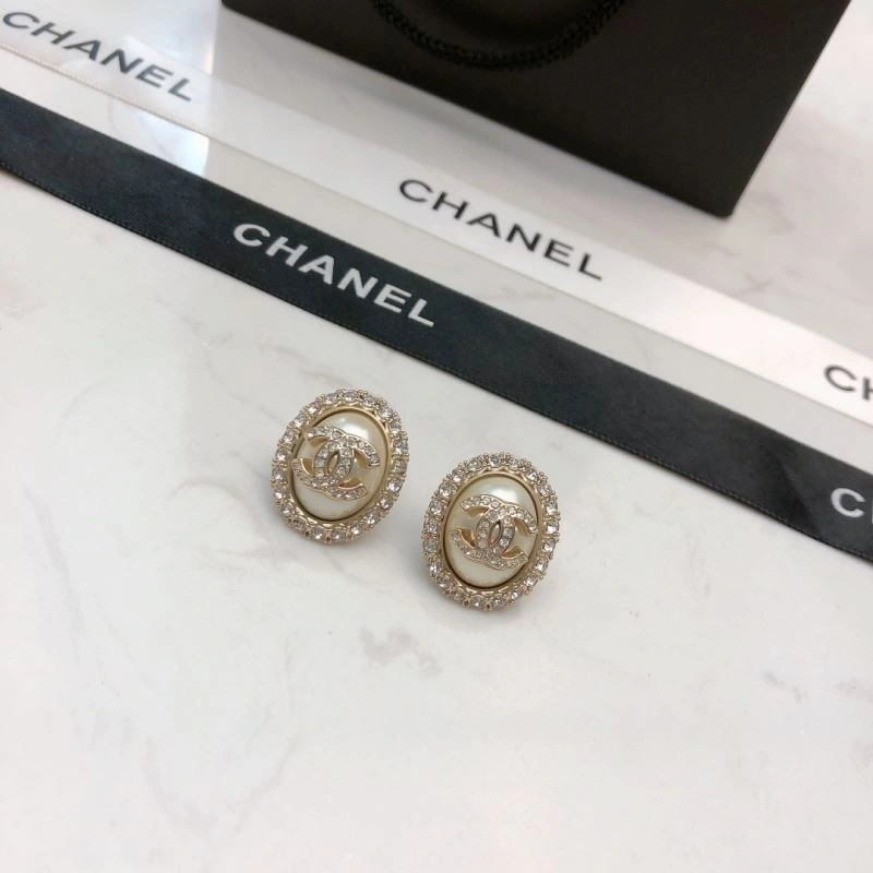 Comfortable Chanel Earrings 228729
