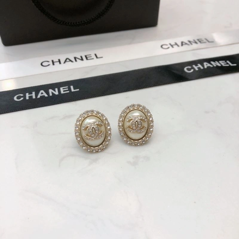 Comfortable Chanel Earrings 228729