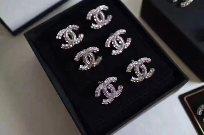 Chanel Earrings Durable 228732