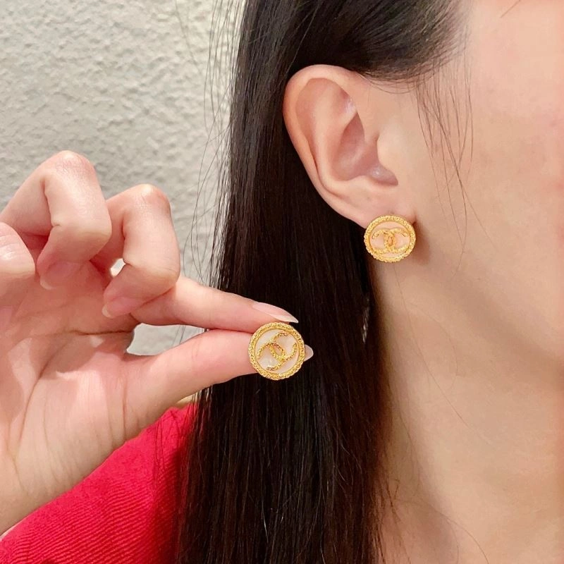 Chanel Earrings Snug 228773