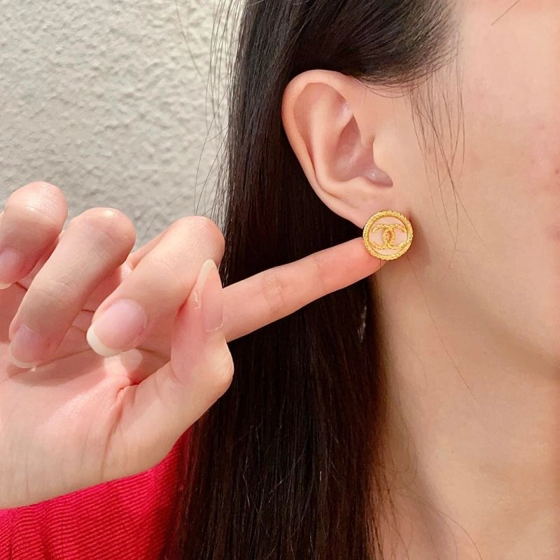 Chanel Earrings Snug 228773