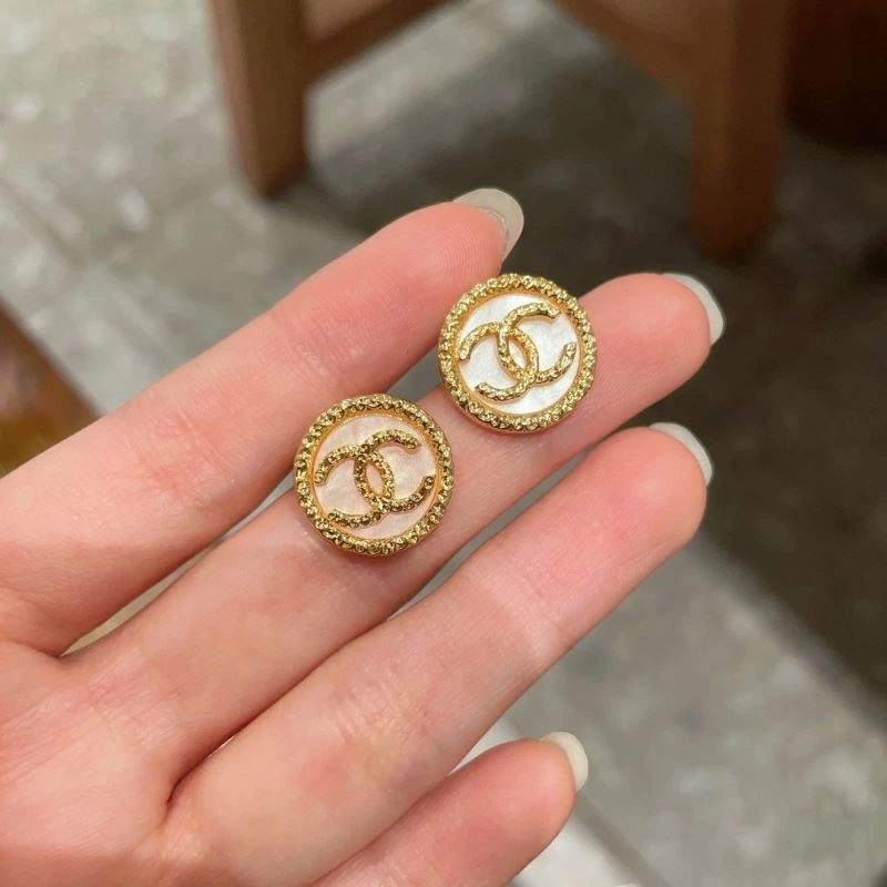 Chanel Earrings Snug 228773