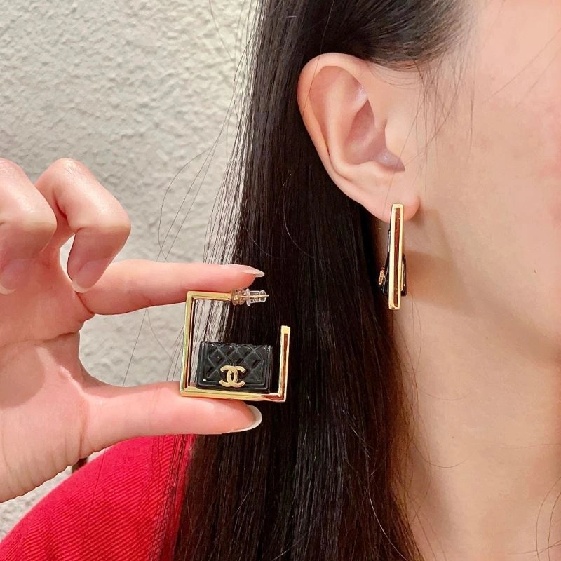 Seasonal Chanel Earrings 228785