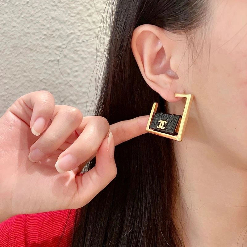 Seasonal Chanel Earrings 228785