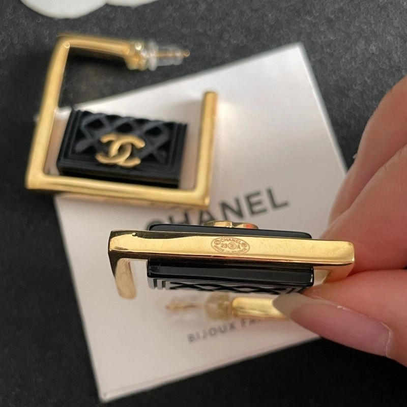 Seasonal Chanel Earrings 228785