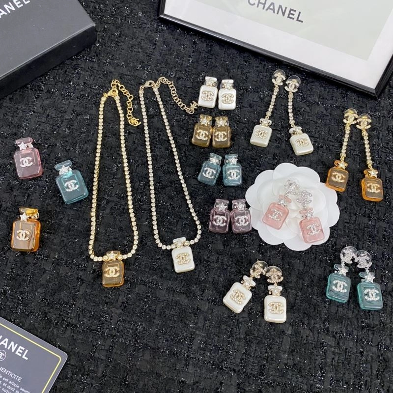 Chanel Earrings Effortless 228758