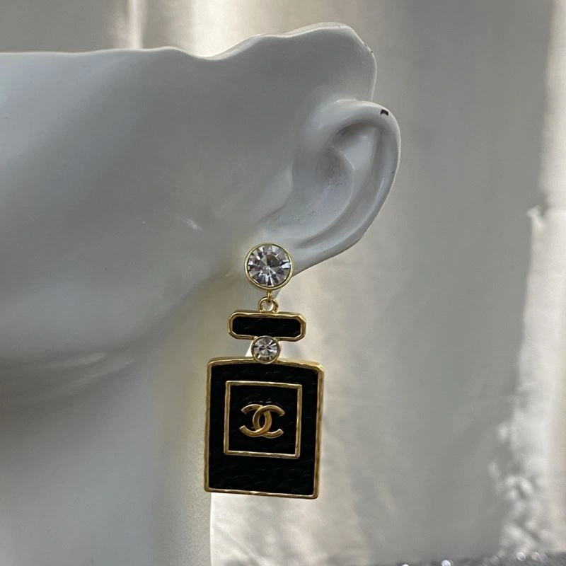 Unique Chanel Earrings 228706
