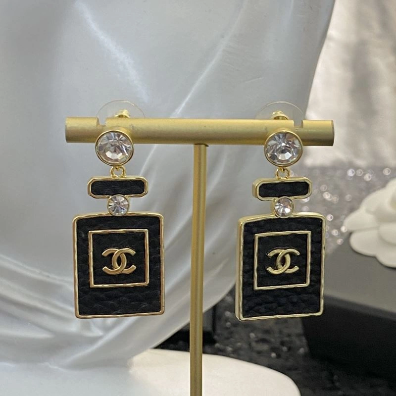 Unique Chanel Earrings 228706
