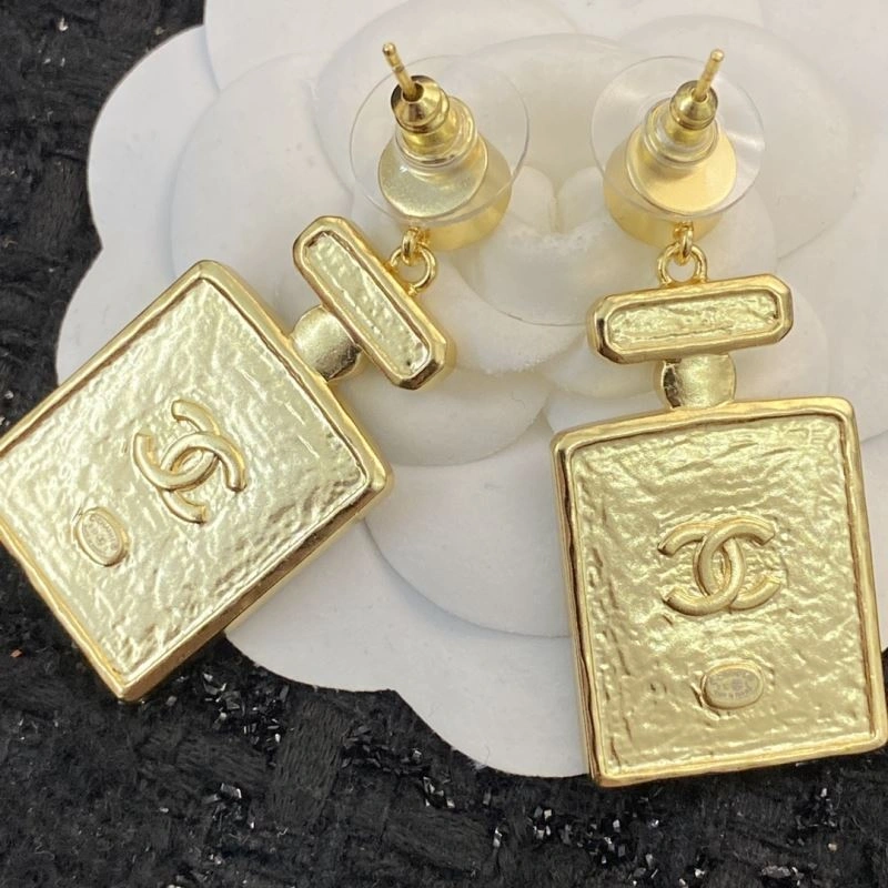 Unique Chanel Earrings 228706