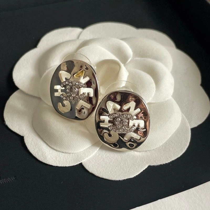 Sleek Chanel Earrings 228711