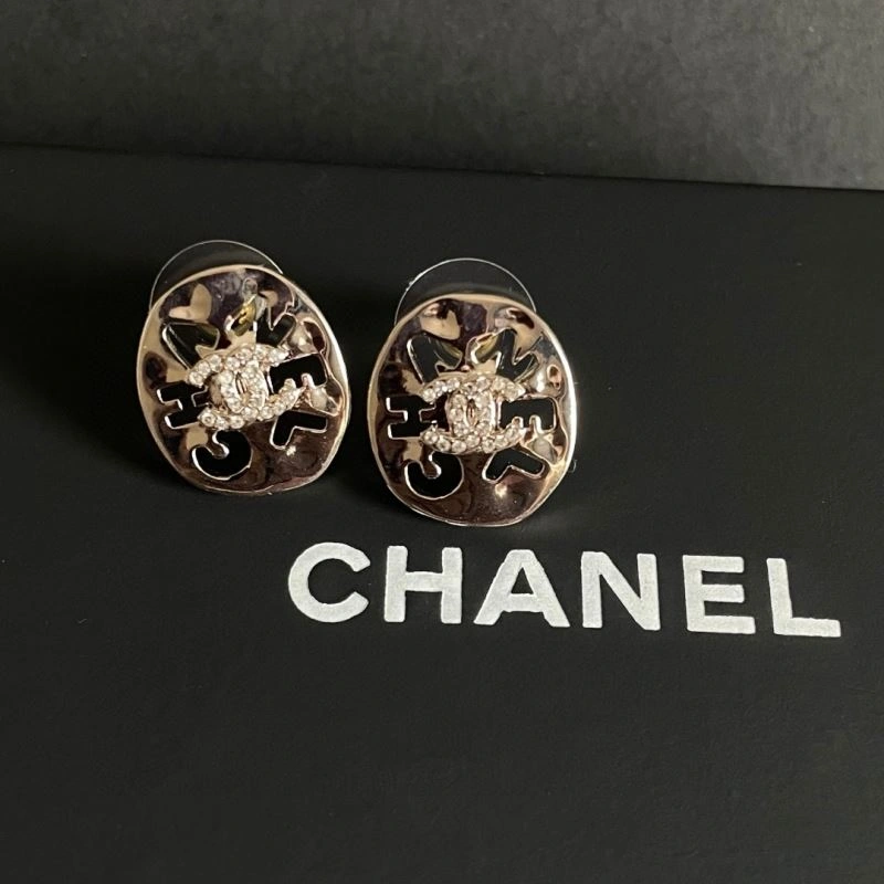 Sleek Chanel Earrings 228711