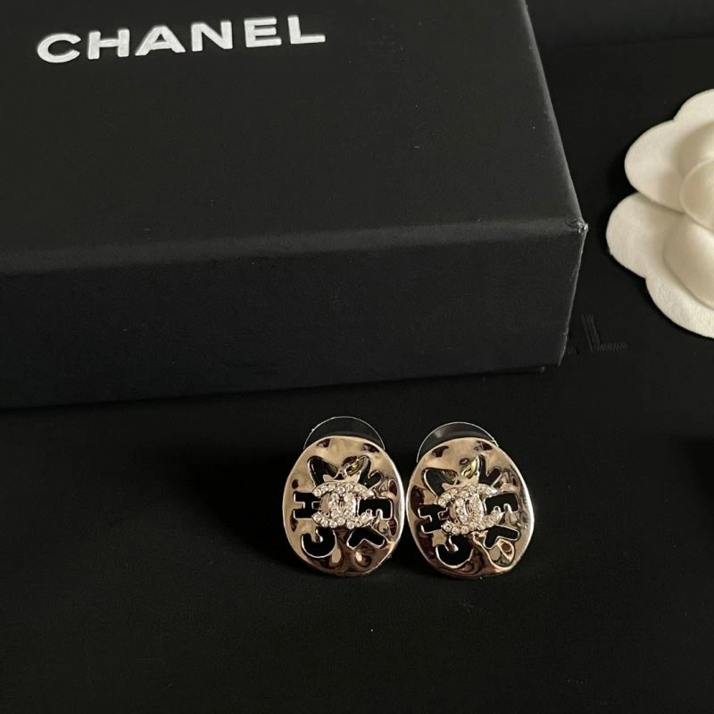 Sleek Chanel Earrings 228711